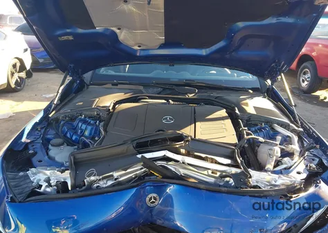 2024 Mercedes-Benz Cle 300 4Matic z USA, uszkodzony, nr VIN W1KMJ4HB3RF035112